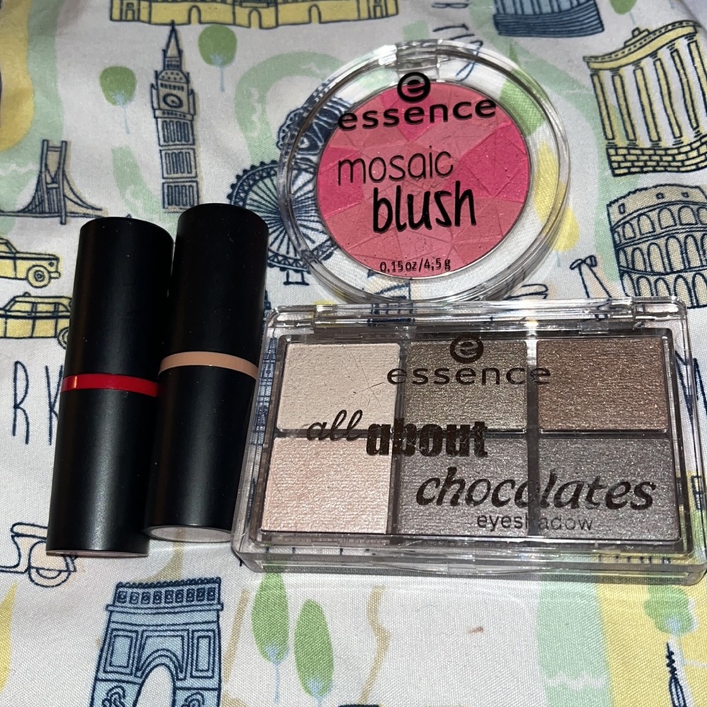 Essence Makeup bundle